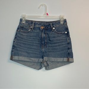 American Eagle Crossover Highest Rise Mom Short